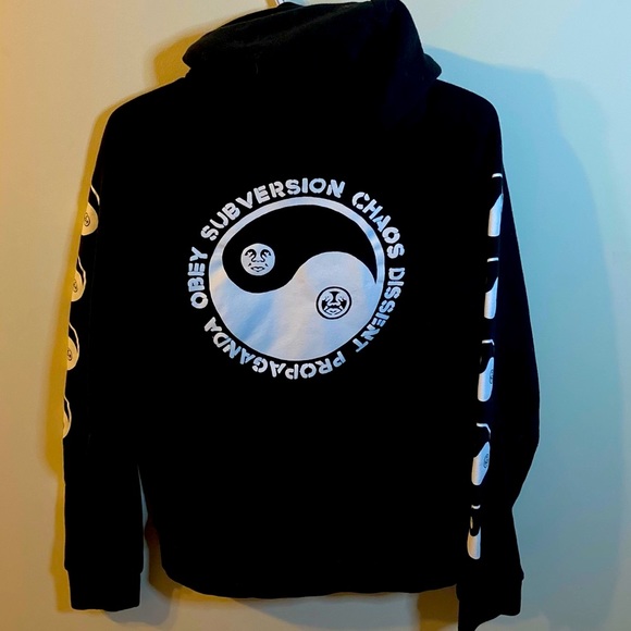 - Yin Yang obey hoodie - Picture 1 of 5